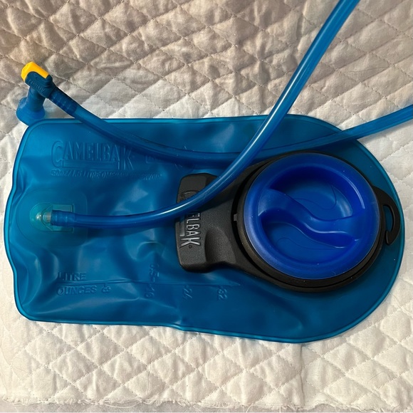 Camelbak HydroBak Hydration Pack - Picture 7 of 10
